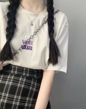 《在赛博万人迷世界修无情道》作者：姜阿俏