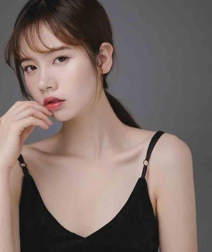 【红袖热文】《穿成女主后妈，我成了大佬们团宠》乔羽宁